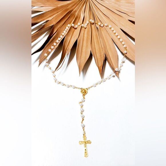 Free People Jewelry - Pearl cross necklace S366